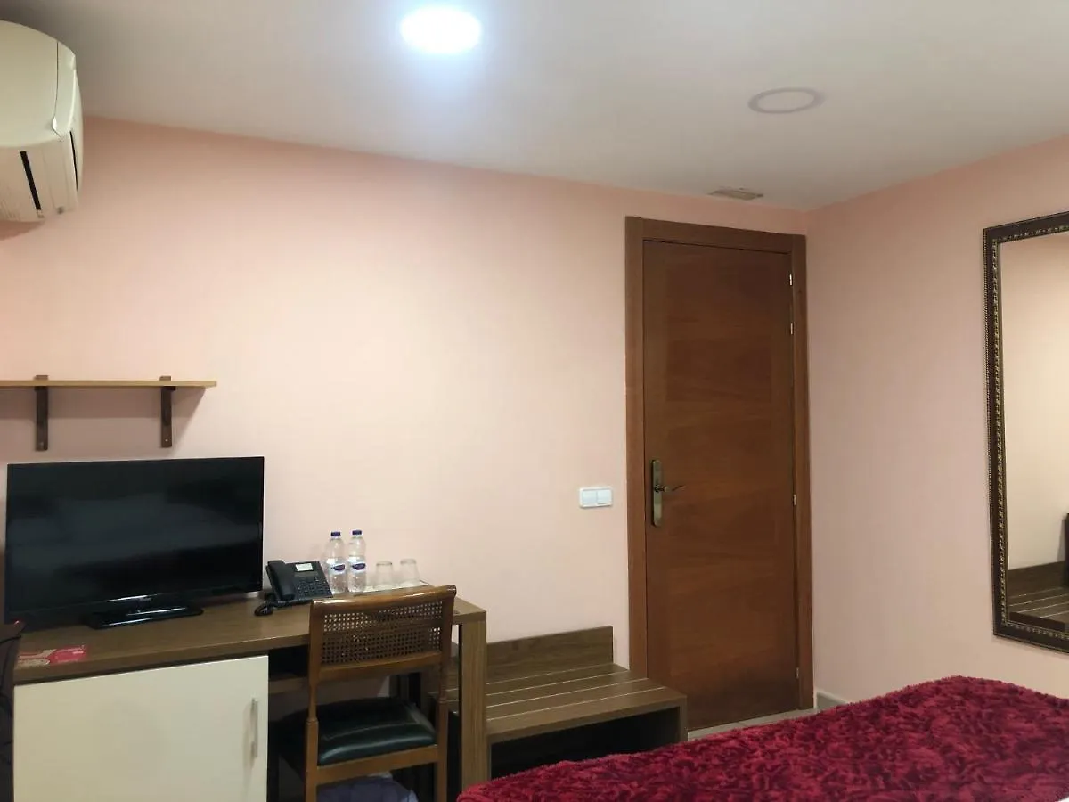 Llar De Capitans Hotel Masnou 3*,