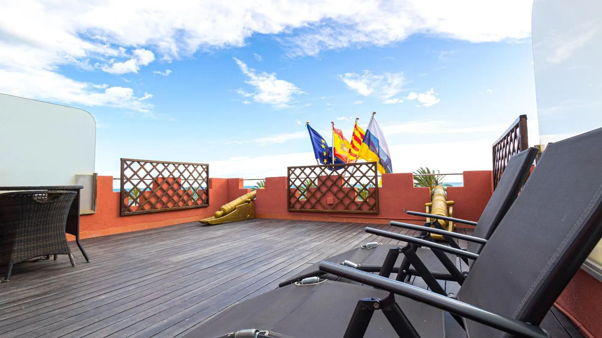 Llar De Capitans Hotel Masnou 3*,