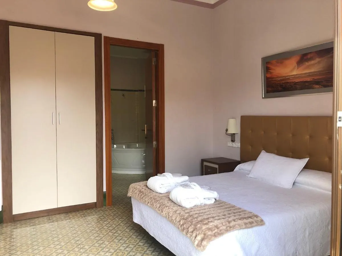 Hotel Llar De Capitans Masnou 3*,