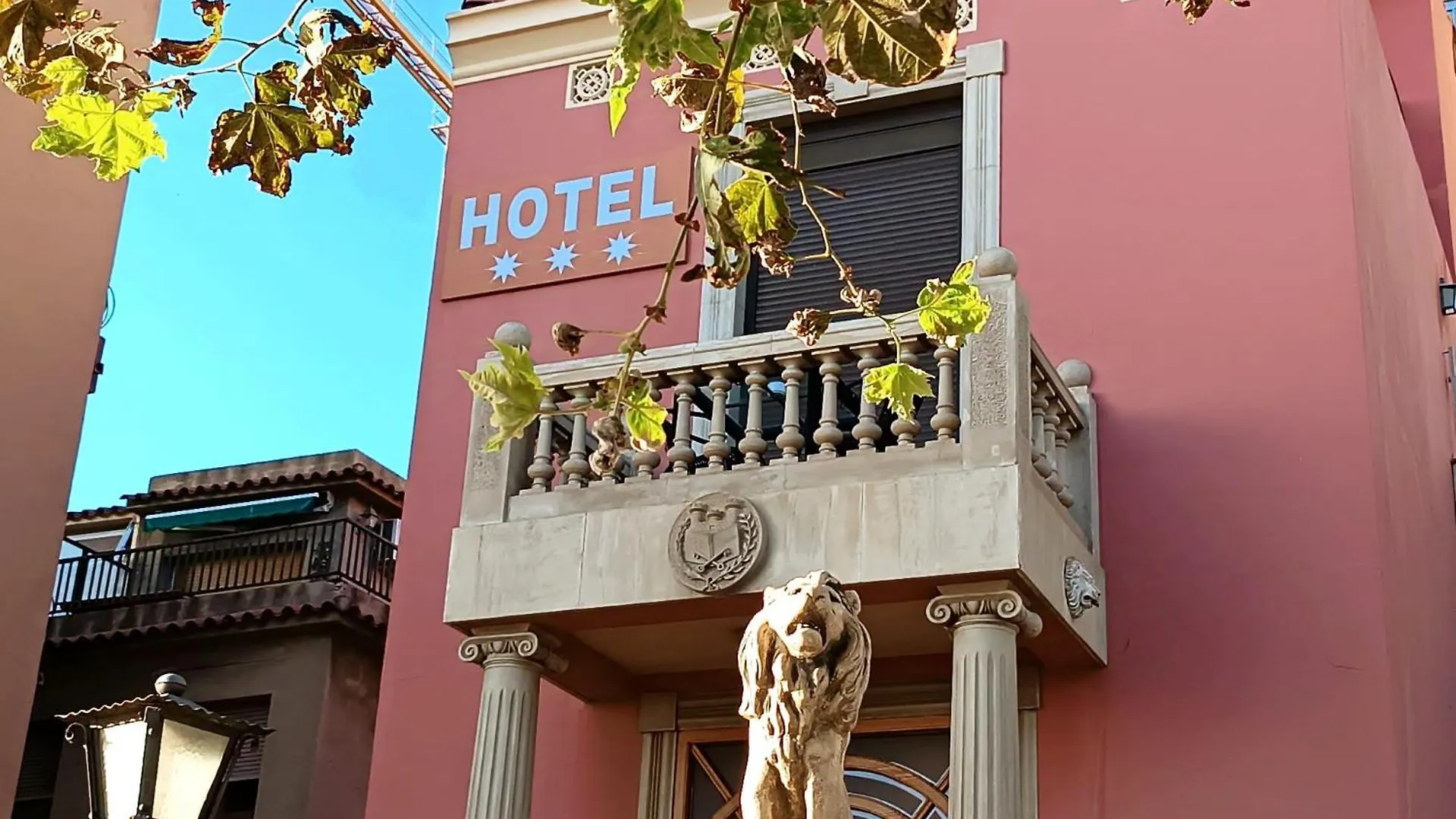 Hotel Llar De Capitans マズノウ