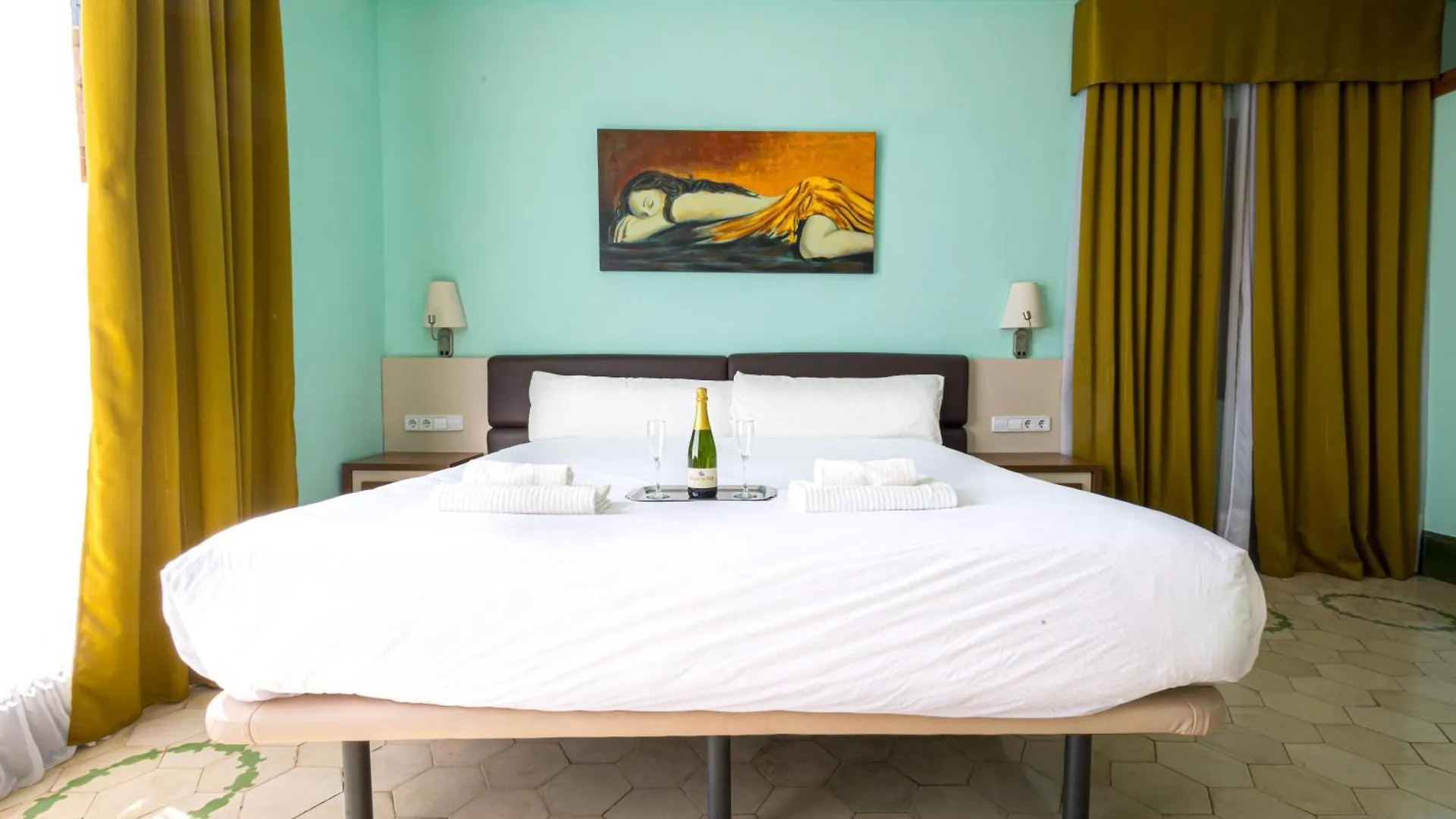 Hotel Llar De Capitans Masnou 3*,